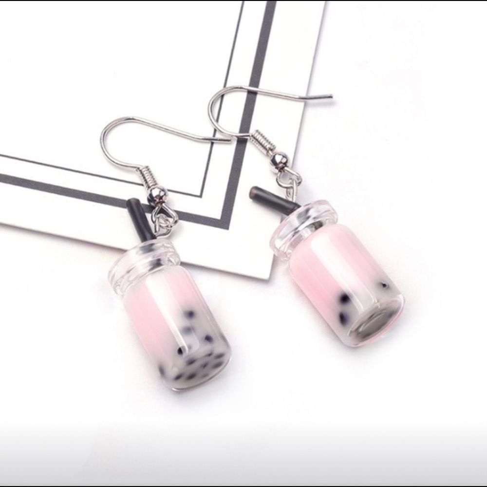 NWT 🔥 Strawberry 🍓 Boba Tea Earrings